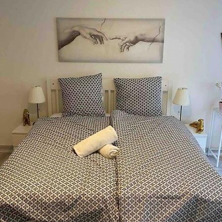 Private Studio Apartment In เบรมการ์เทน ภายนอก รูปภาพ