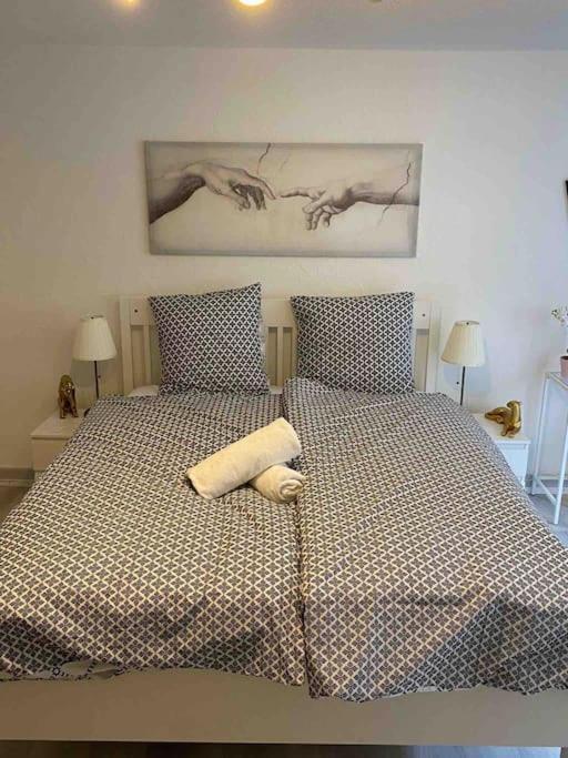 Private Studio Apartment In เบรมการ์เทน ภายนอก รูปภาพ