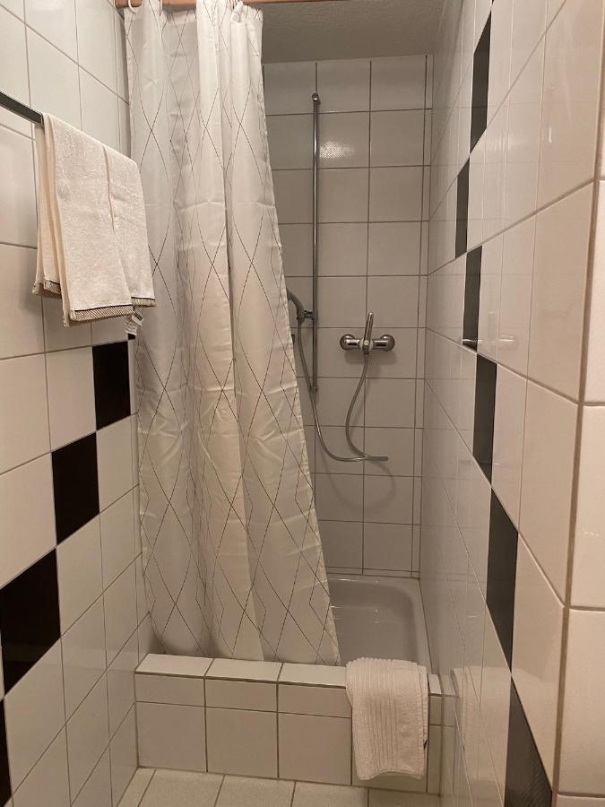 Private Studio Apartment In เบรมการ์เทน ภายนอก รูปภาพ